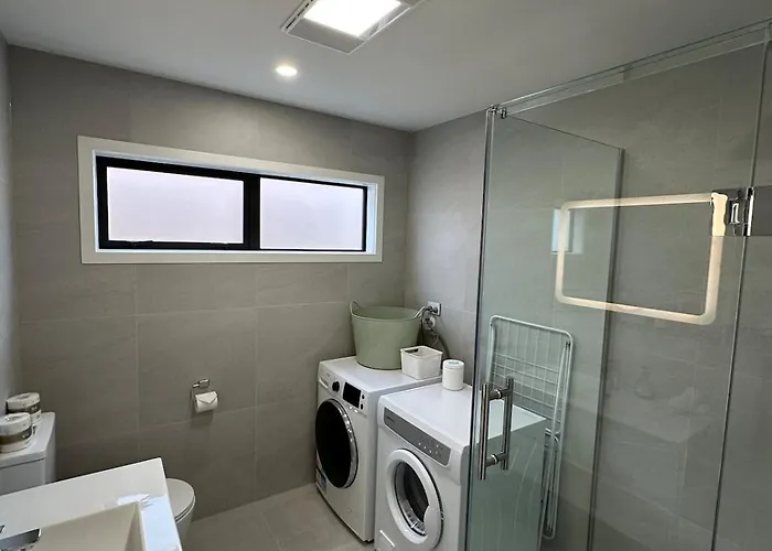 Brand New Modern Comfort - 3 Bedroom 2 Bathrm Appartement *