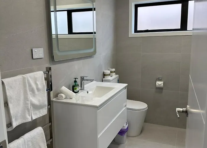 Brand New Modern Comfort - 3 Bedroom 2 Bathrm Appartement *