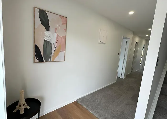 Brand New Modern Comfort - 3 Bedroom 2 Bathrm Rotorua
